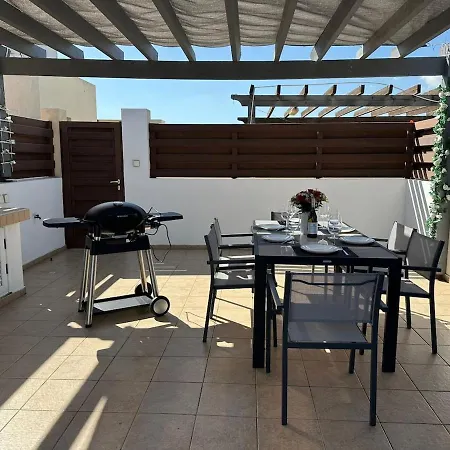 Διαμέρισμα 2 Bedroom Penthouse With Swimming Pool Κίτι