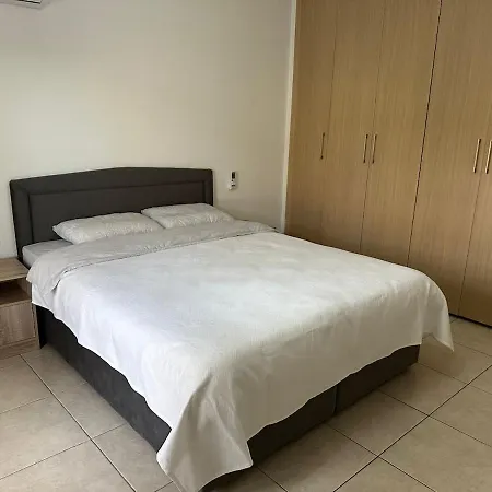 Apartamento 2 Bedroom Penthouse With Swimming Pool