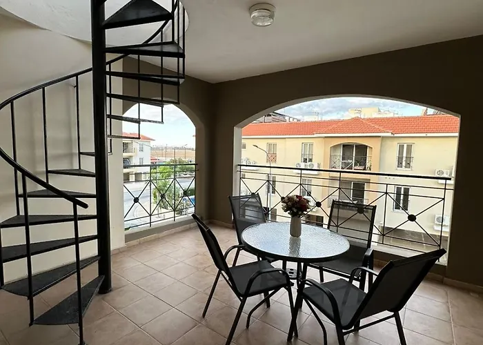 2 Bedroom Penthouse With Swimming Pool *