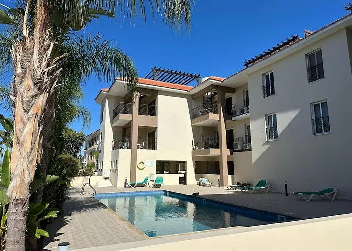 2 Bedroom Penthouse With Swimming Pool *